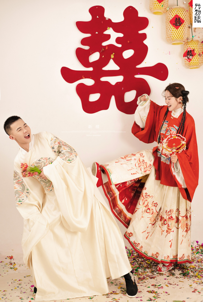 宝藏情侣~杨先生王女士极简棚拍婚纱照、极简棚拍、刘康、六边形战士，不止是沟通，拍摄想法，创造思维样样拿捏。、婚纱照