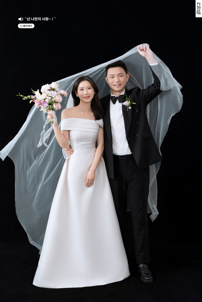 满满狗粮~陈先生甘女士极简棚拍婚纱照、极简棚拍、刘康、六边形战士，不止是沟通，拍摄想法，创造思维样样拿捏。、婚纱照
