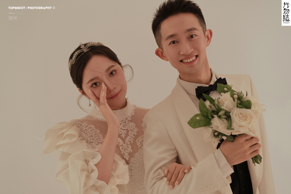 新鲜出炉:)李先生马女士极简棚拍婚纱照、极简棚拍、刘康、六边形战士，不止是沟通，拍摄想法，创造思维样样拿捏。、婚纱照