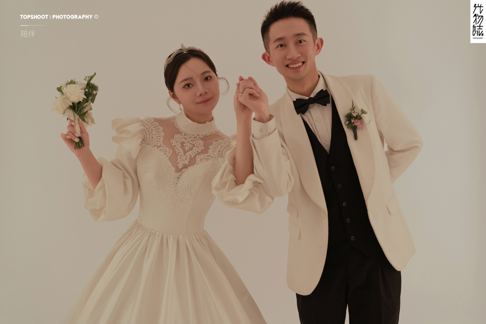 新鲜出炉:)李先生马女士极简棚拍婚纱照、极简棚拍、刘康、六边形战士，不止是沟通，拍摄想法，创造思维样样拿捏。、婚纱照