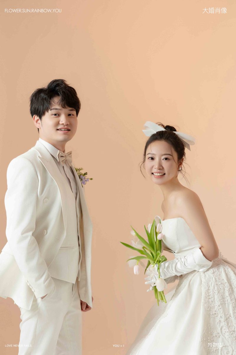 新鲜出炉:)乐昌新先生刘晓雯女士极简棚拍婚纱照、极简棚拍、韩松、行走的放大镜，现场细节，姿态指导的掌控者、婚纱照