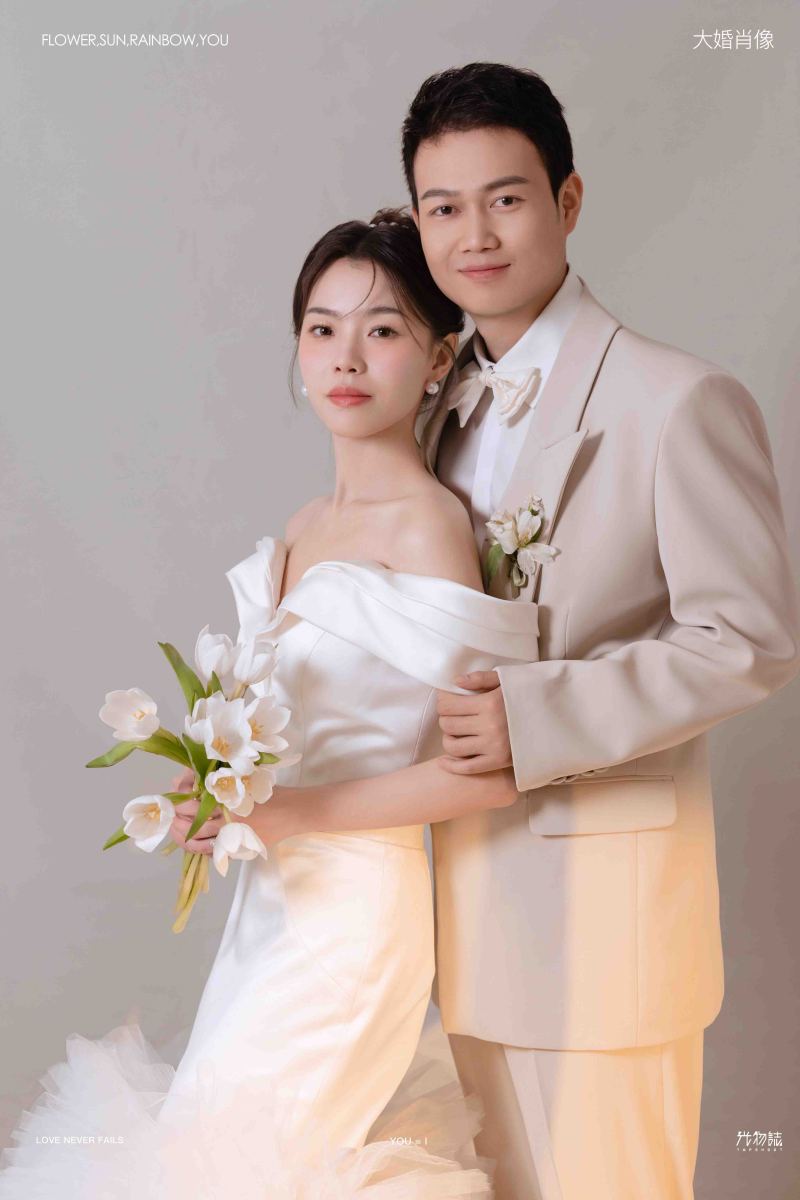 太太太太可了~~！马奔先生马瑞临女士极简棚拍婚纱照、极简棚拍、韩松、行走的放大镜，现场细节，姿态指导的掌控者、婚纱照
