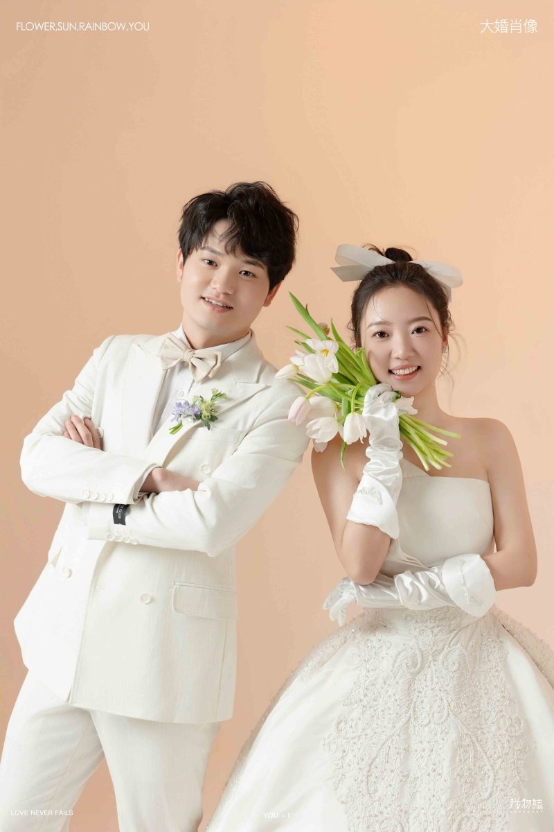 新鲜出炉:)乐昌新先生刘晓雯女士极简棚拍婚纱照、极简棚拍、韩松、行走的放大镜，现场细节，姿态指导的掌控者、婚纱照