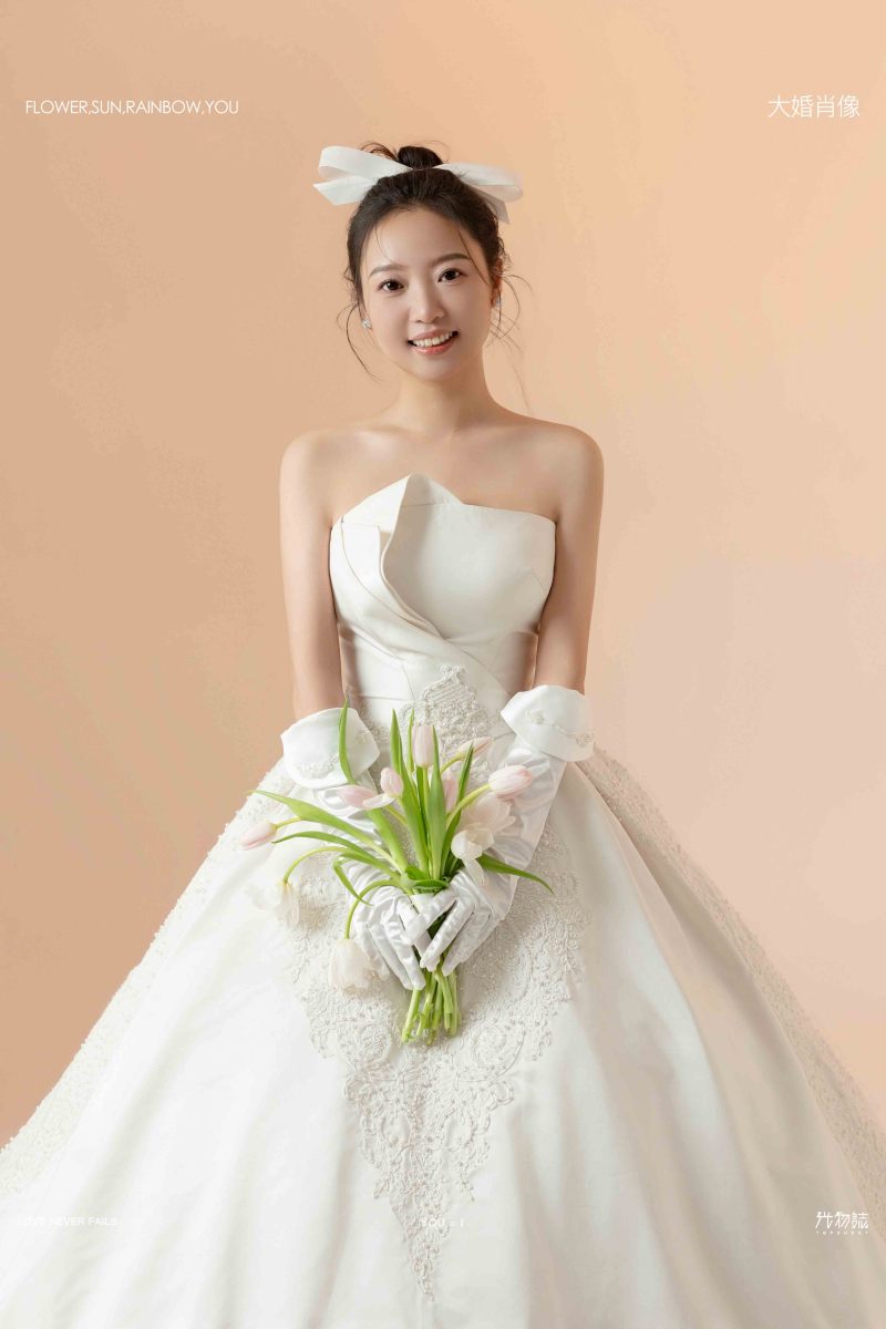 新鲜出炉:)乐昌新先生刘晓雯女士极简棚拍婚纱照、极简棚拍、韩松、行走的放大镜，现场细节，姿态指导的掌控者、婚纱照