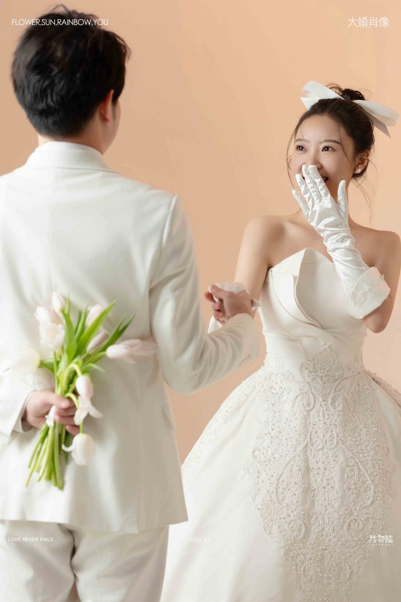 新鲜出炉:)乐昌新先生刘晓雯女士极简棚拍婚纱照、极简棚拍、韩松、行走的放大镜，现场细节，姿态指导的掌控者、婚纱照