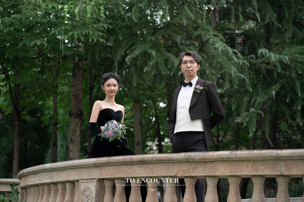 爱了~爱了~赵亮先生令狐杰女士怀旧复古婚纱照、怀旧复古、白玛、怀疑是不是修导演系，拍照像电影一样的构图和质感、婚纱照