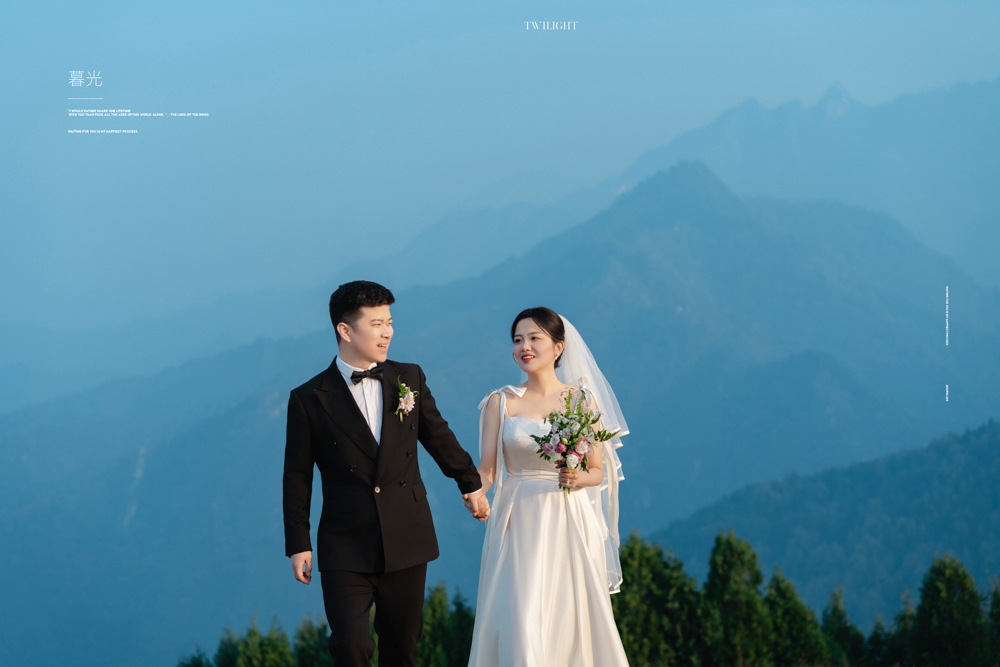 满满狗粮~邓元敏先生李春亚女士中式传承婚纱照、中式传承、白玛、怀疑是不是修导演系，拍照像电影一样的构图和质感、婚纱照