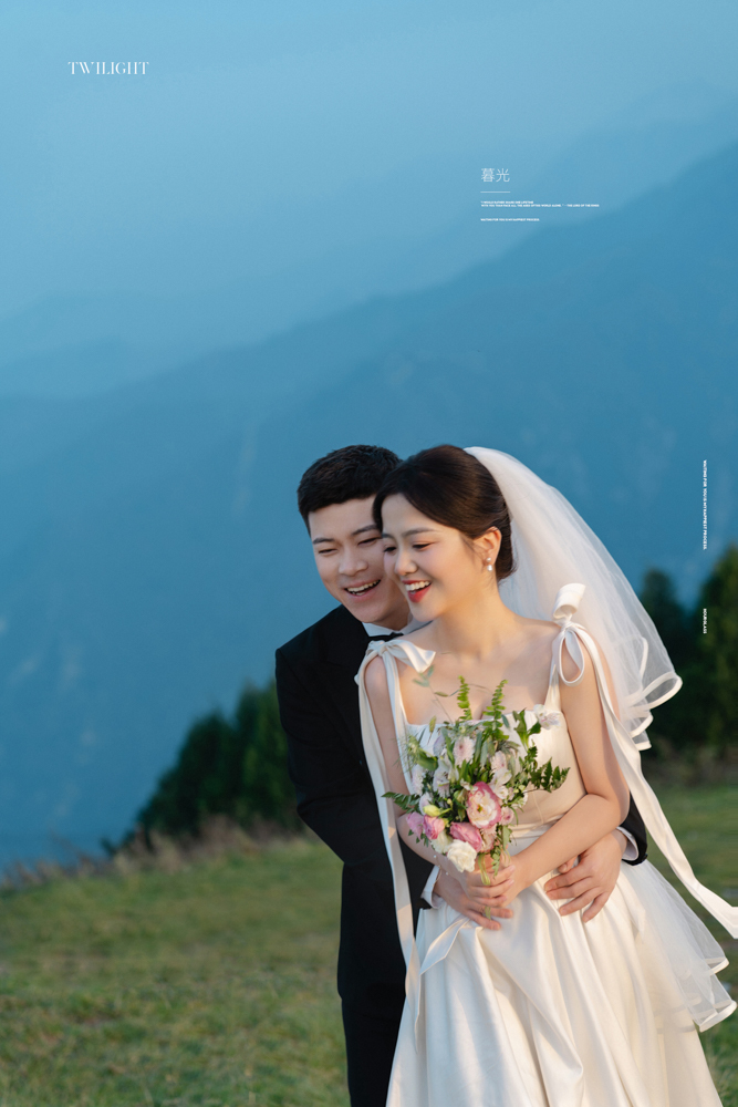 满满狗粮~邓元敏先生李春亚女士中式传承婚纱照、中式传承、白玛、怀疑是不是修导演系，拍照像电影一样的构图和质感、婚纱照