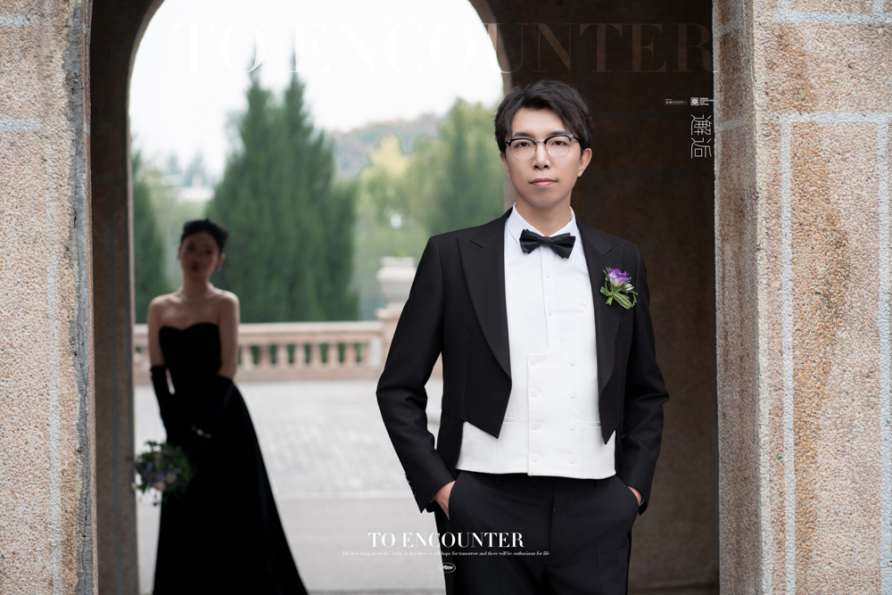 爱了~爱了~赵亮先生令狐杰女士怀旧复古婚纱照、怀旧复古、白玛、怀疑是不是修导演系，拍照像电影一样的构图和质感、婚纱照