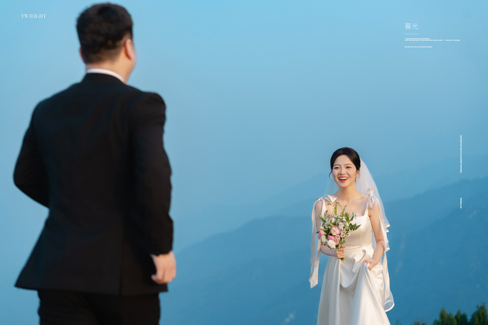 满满狗粮~邓元敏先生李春亚女士中式传承婚纱照、中式传承、白玛、怀疑是不是修导演系，拍照像电影一样的构图和质感、婚纱照