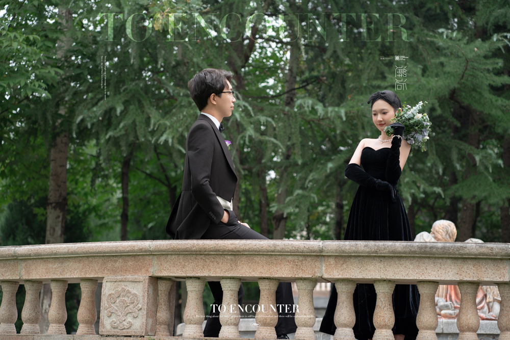 爱了~爱了~赵亮先生令狐杰女士怀旧复古婚纱照、怀旧复古、白玛、怀疑是不是修导演系，拍照像电影一样的构图和质感、婚纱照