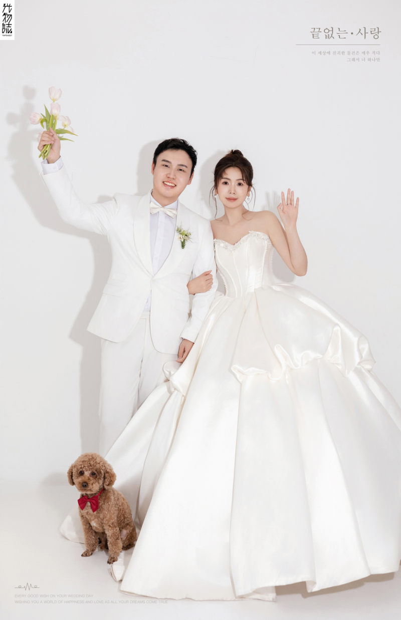 太太太太可了~~！吴烜先生张亚婷女士极简棚拍婚纱照、极简棚拍、徐才皓、好像在听单口相声，开心到直不起腰，幸福感MAX、婚纱照