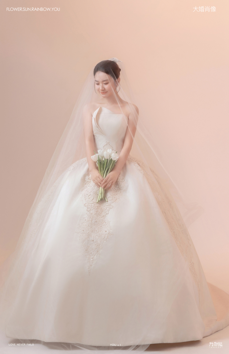 太太太太可了~~！张先生张女士极简棚拍婚纱照、极简棚拍、艾辰、偷偷练过读心术，精准预判每一个想法，细腻到心里、婚纱照