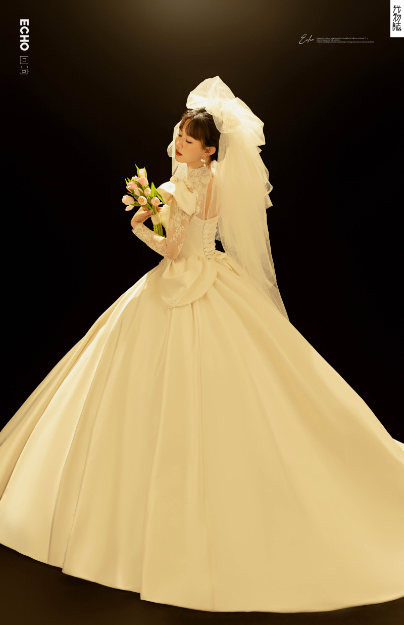 炒鸡甜~周志鹏先生王秋文女士极简棚拍婚纱照、极简棚拍、木子、唠嗑型选手，构图多变、情绪拿捏，特写YYDS、婚纱照
