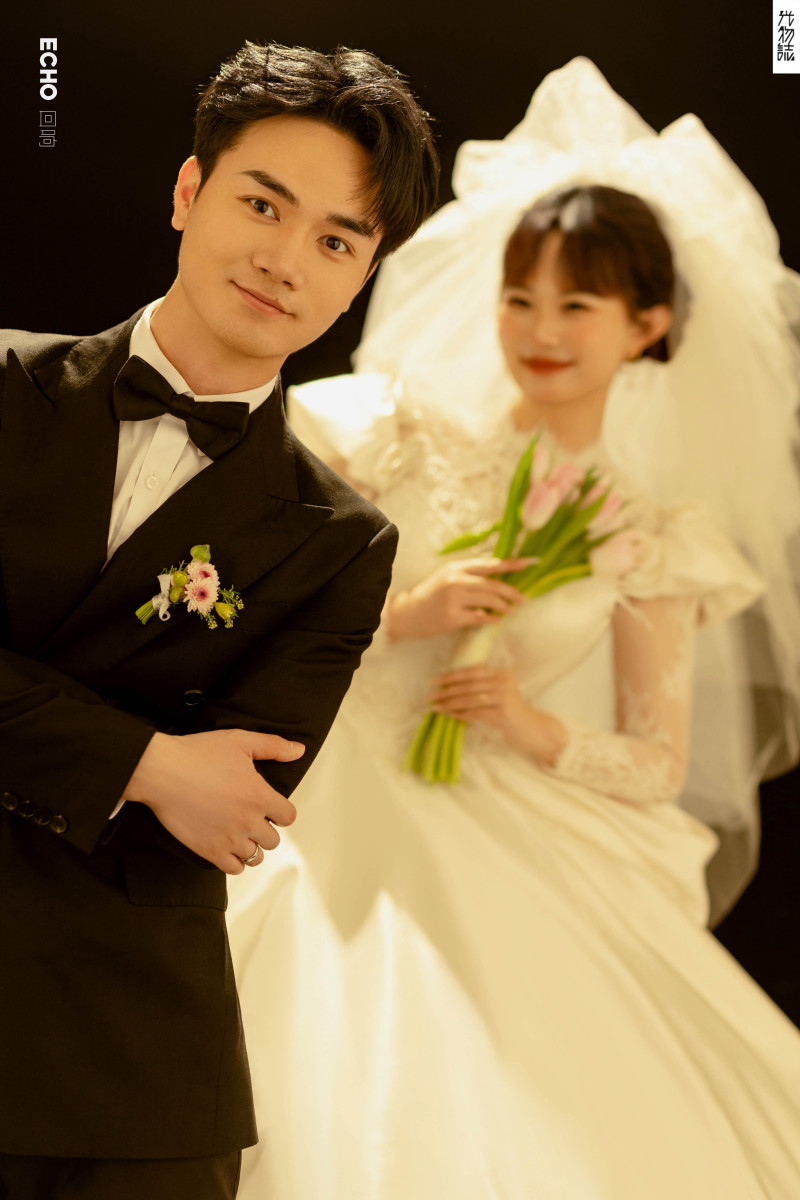 炒鸡甜~周志鹏先生王秋文女士极简棚拍婚纱照、极简棚拍、木子、唠嗑型选手，构图多变、情绪拿捏，特写YYDS、婚纱照