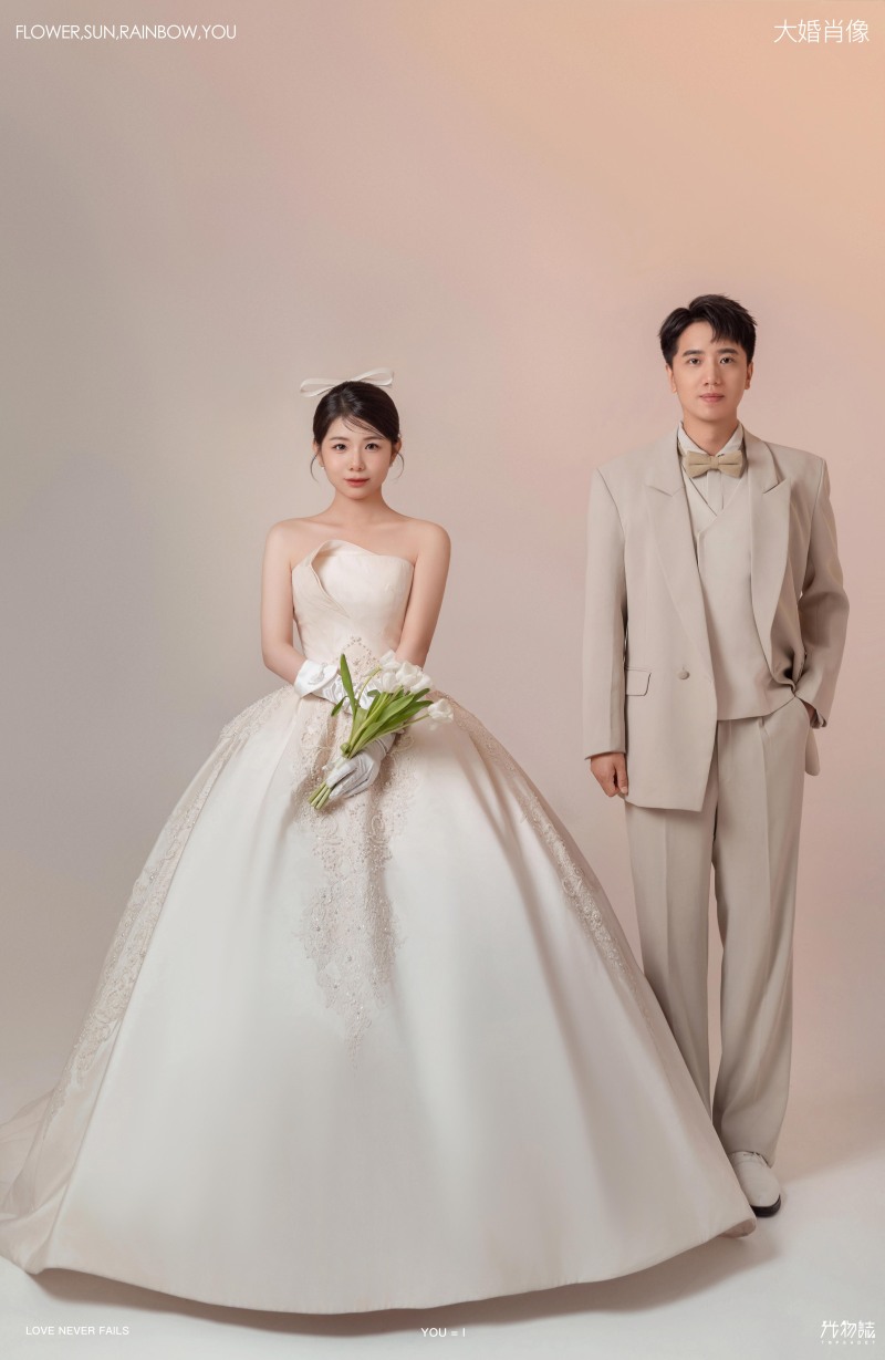炒鸡甜~安然先生沙公博女士极简棚拍婚纱照、极简棚拍、木子、唠嗑型选手，构图多变、情绪拿捏，特写YYDS、婚纱照