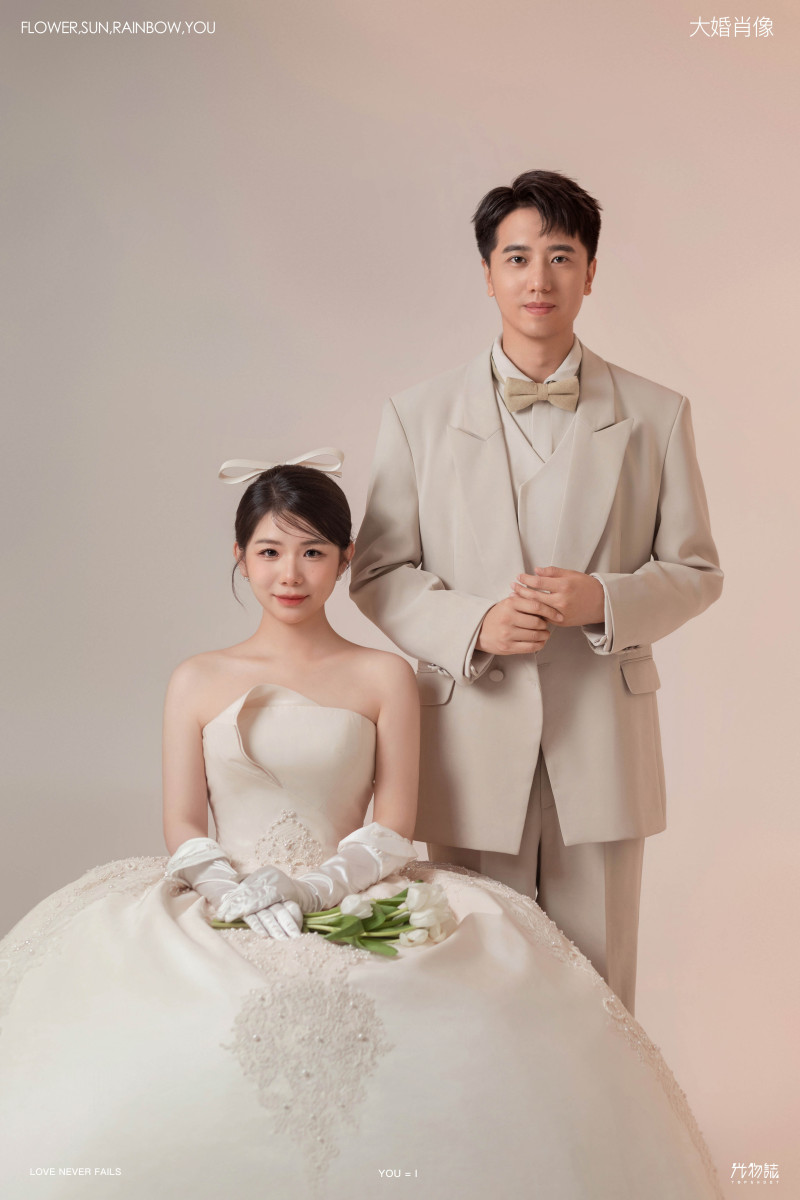 炒鸡甜~安然先生沙公博女士极简棚拍婚纱照、极简棚拍、木子、唠嗑型选手，构图多变、情绪拿捏，特写YYDS、婚纱照
