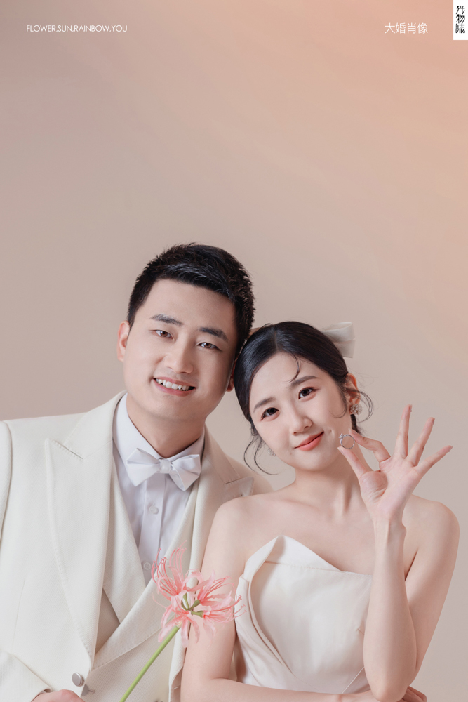 炒鸡甜~刘海波先生杨倩女士极简棚拍婚纱照、极简棚拍、徐才皓、好像在听单口相声，开心到直不起腰，幸福感MAX、婚纱照