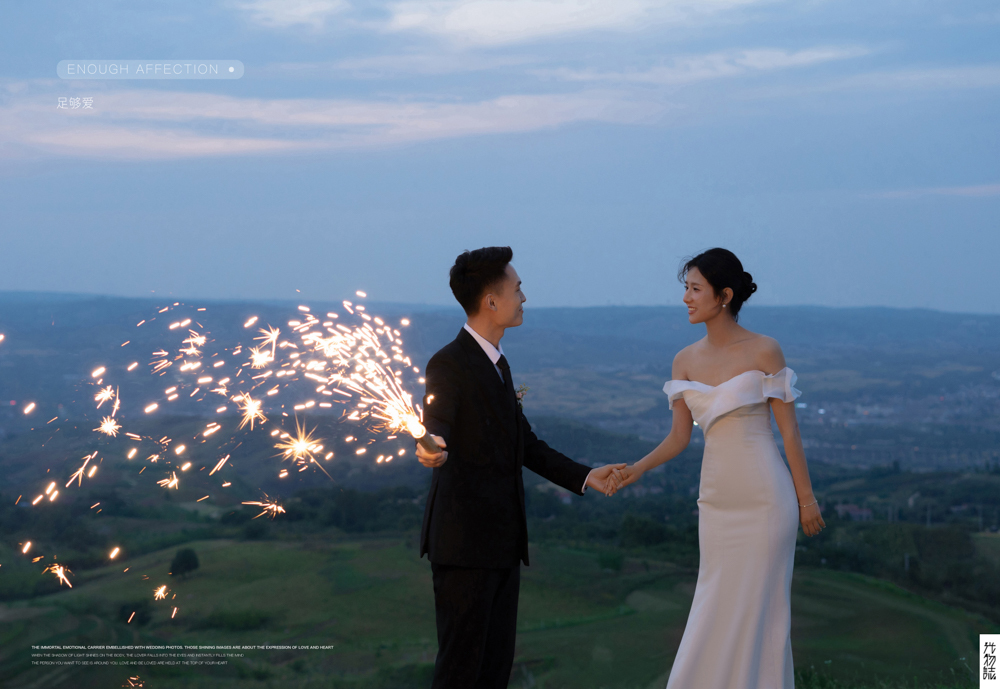 极致情绪！岳岩先生惠睿女士氛围森系婚纱照、氛围森系  氛围森系、白玛、怀疑是不是修导演系，拍照像电影一样的构图和质感、婚纱照