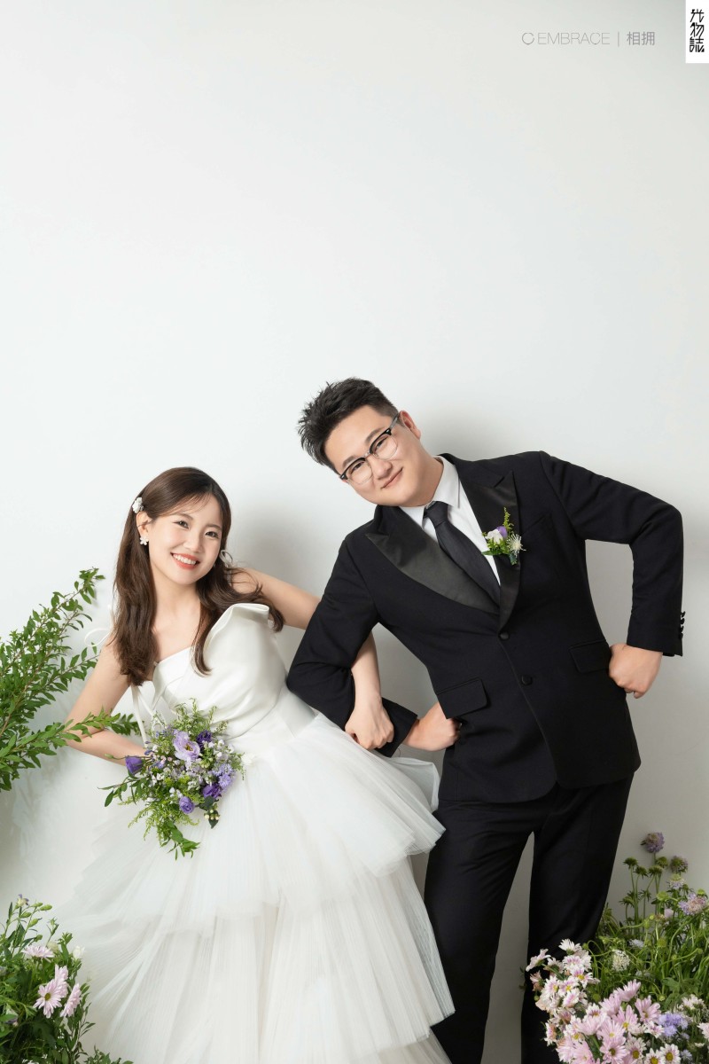 王轩力先生李佳心女士极简棚拍婚纱照、极简棚拍、木子、唠嗑型选手，构图多变、情绪拿捏，特写YYDS、婚纱照