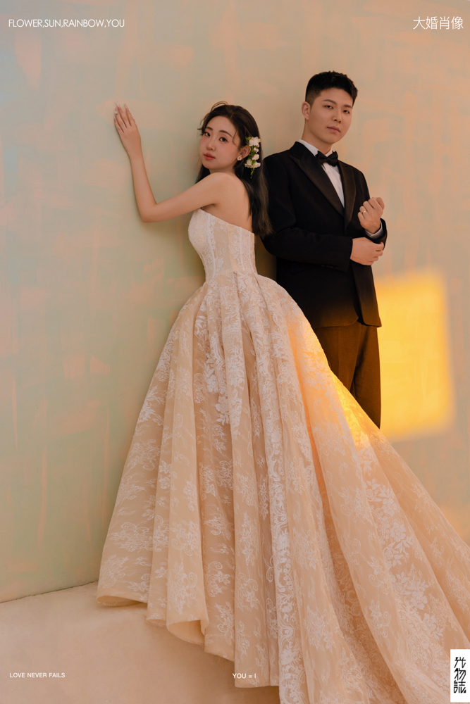 美到想哭1551张先生汤女士极简棚拍婚纱照、极简棚拍、刘康、六边形战士，不止是沟通，拍摄想法，创造思维样样拿捏。、婚纱照