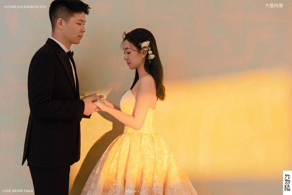 美到想哭1551张先生汤女士极简棚拍婚纱照、极简棚拍、刘康、六边形战士，不止是沟通，拍摄想法，创造思维样样拿捏。、婚纱照
