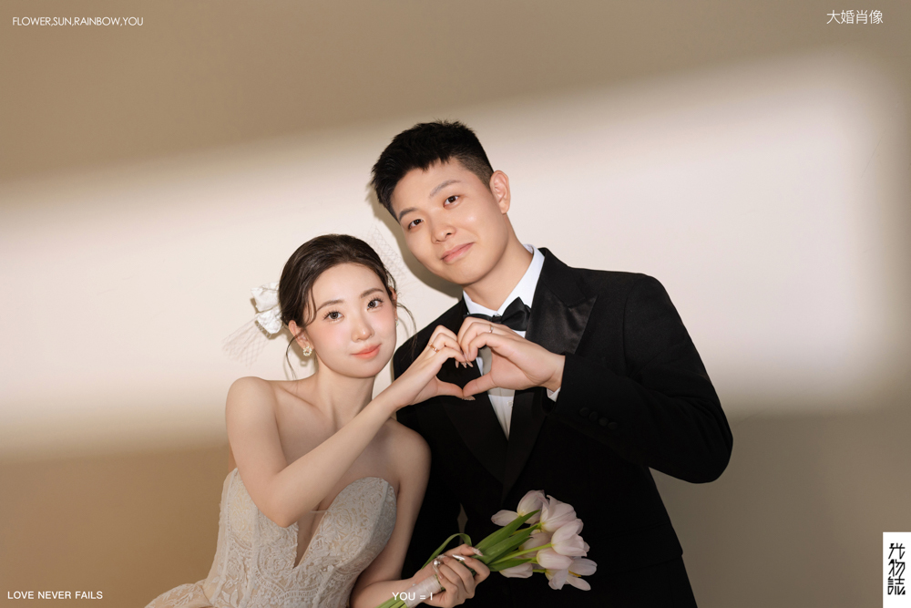 美到想哭1551张先生汤女士极简棚拍婚纱照、极简棚拍、刘康、六边形战士，不止是沟通，拍摄想法，创造思维样样拿捏。、婚纱照