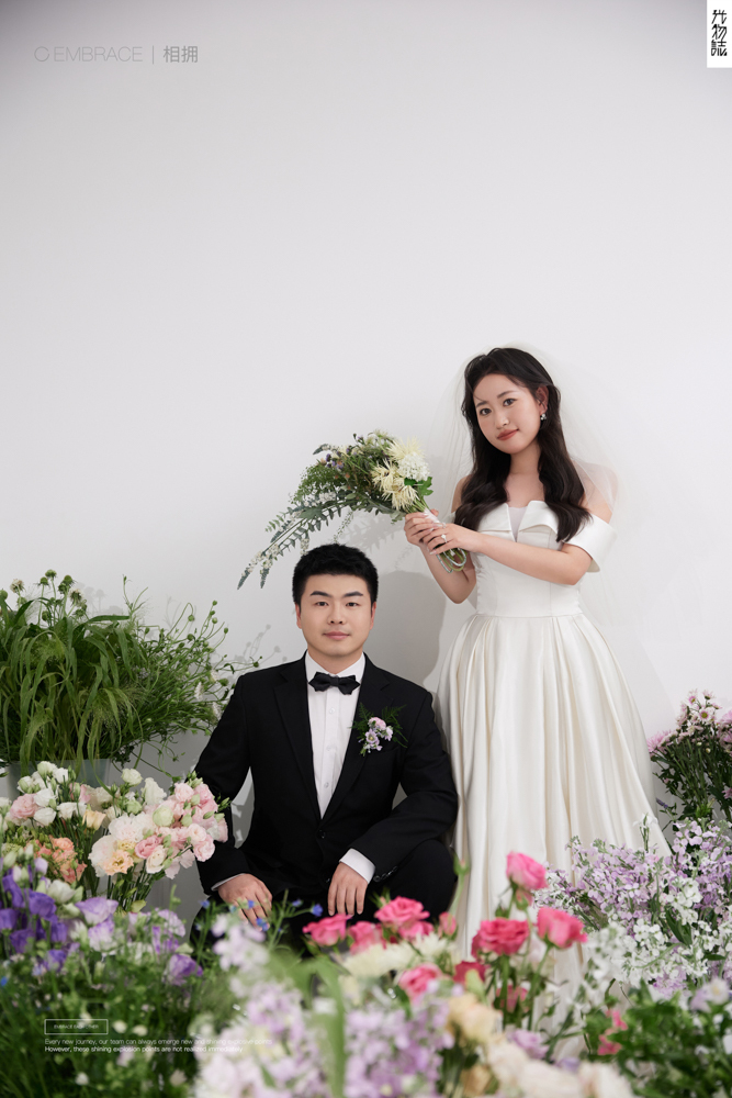 美到心里~李先生田女士极简棚拍婚纱照、极简棚拍、刘康、六边形战士，不止是沟通，拍摄想法，创造思维样样拿捏。、婚纱照