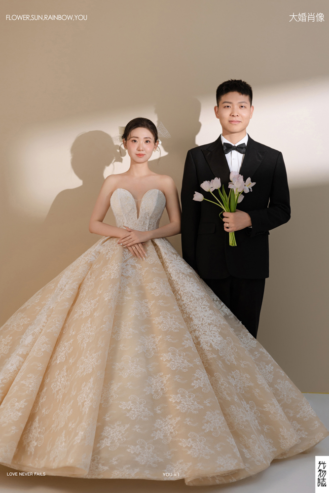 美到想哭1551张先生汤女士极简棚拍婚纱照、极简棚拍、刘康、六边形战士，不止是沟通，拍摄想法，创造思维样样拿捏。、婚纱照