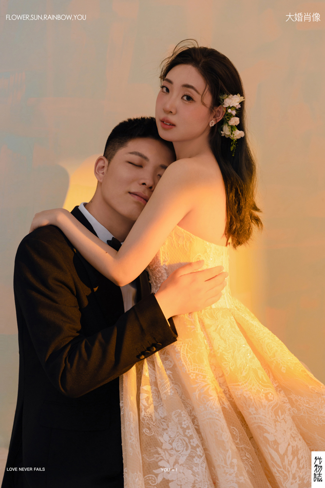 美到想哭1551张先生汤女士极简棚拍婚纱照、极简棚拍、刘康、六边形战士，不止是沟通，拍摄想法，创造思维样样拿捏。、婚纱照