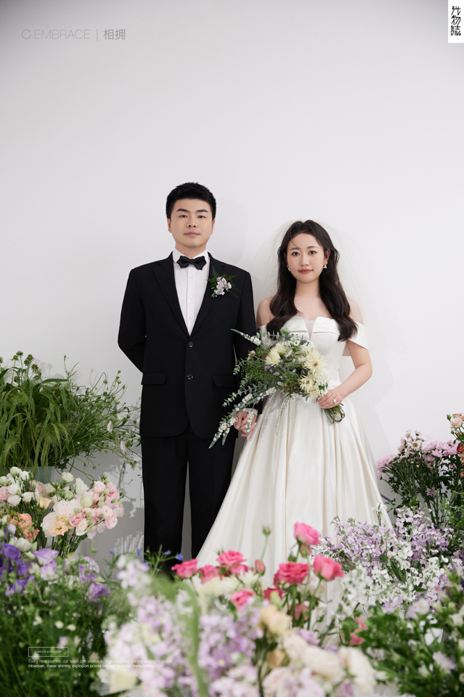 美到心里~李先生田女士极简棚拍婚纱照、极简棚拍、刘康、六边形战士，不止是沟通，拍摄想法，创造思维样样拿捏。、婚纱照