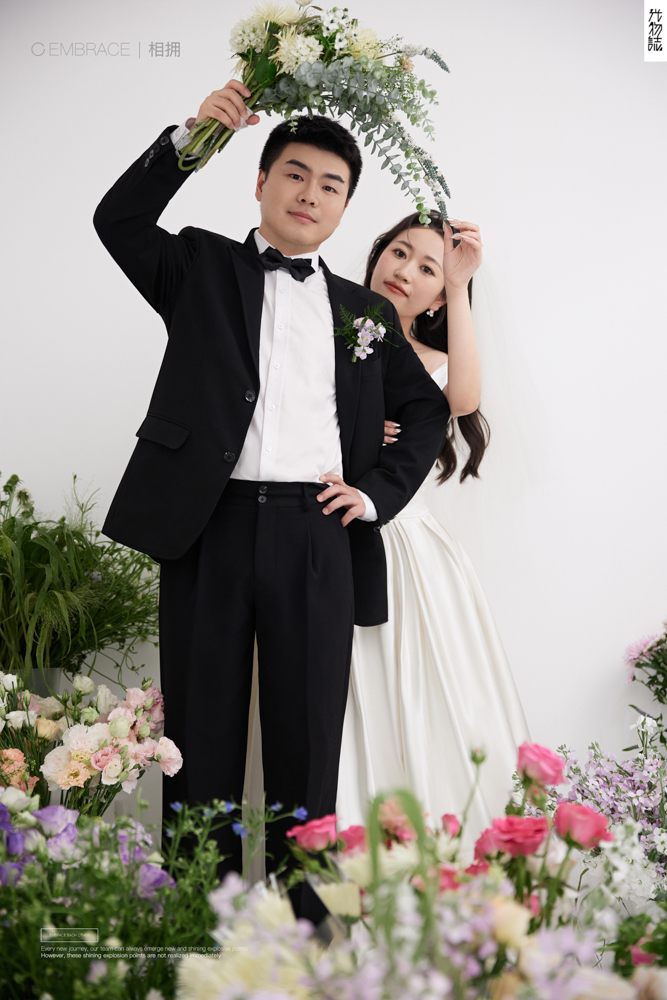 美到心里~李先生田女士极简棚拍婚纱照、极简棚拍、刘康、六边形战士，不止是沟通，拍摄想法，创造思维样样拿捏。、婚纱照