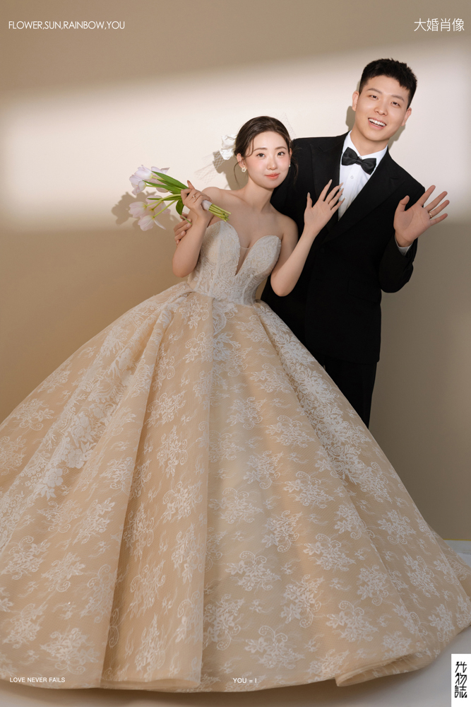 美到想哭1551张先生汤女士极简棚拍婚纱照、极简棚拍、刘康、六边形战士，不止是沟通，拍摄想法，创造思维样样拿捏。、婚纱照