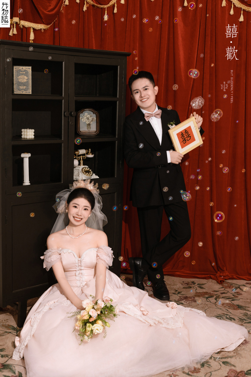 可甜可爱da李先生王女士怀旧复古婚纱照、怀旧复古、艾辰、偷偷练过读心术，精准预判每一个想法，细腻到心里、婚纱照