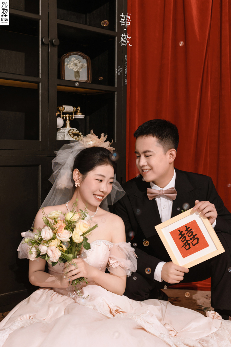 可甜可爱da李先生王女士怀旧复古婚纱照、怀旧复古、艾辰、偷偷练过读心术，精准预判每一个想法，细腻到心里、婚纱照