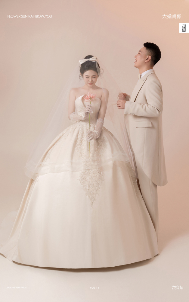 美到心里~陈先生刘女士极简棚拍婚纱照、极简棚拍、刘康、六边形战士，不止是沟通，拍摄想法，创造思维样样拿捏。、婚纱照