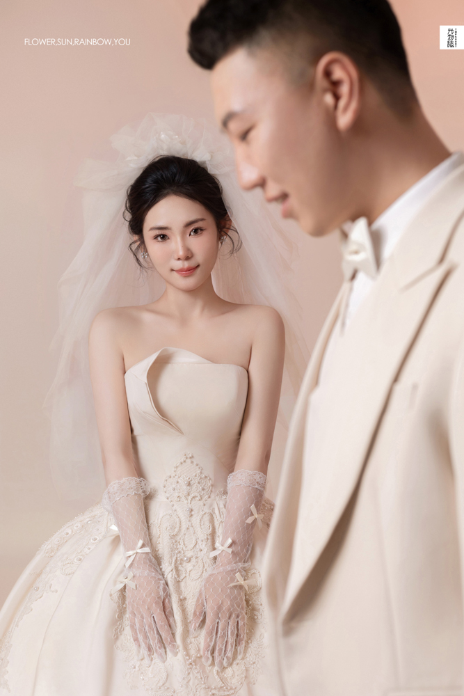 美到心里~陈先生刘女士极简棚拍婚纱照、极简棚拍、刘康、六边形战士，不止是沟通，拍摄想法，创造思维样样拿捏。、婚纱照