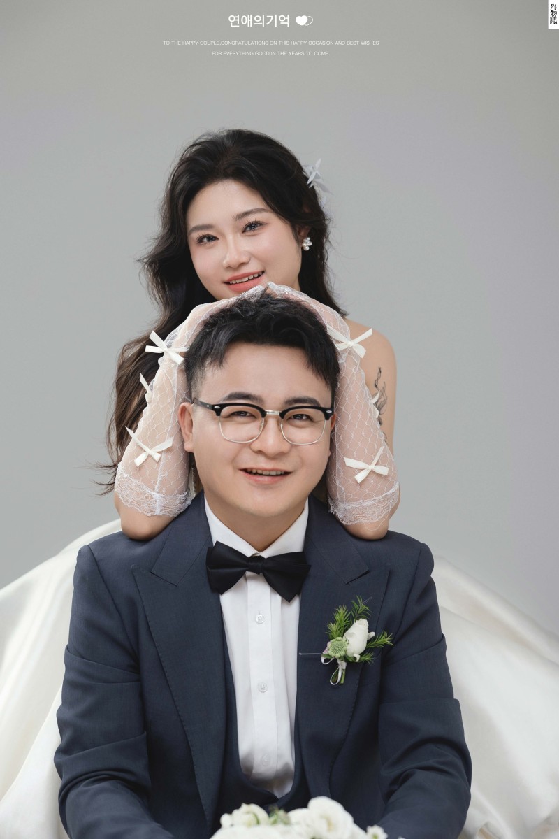极致情绪！宋盼婷女士极简棚拍婚纱照、极简棚拍、木子、唠嗑型选手，构图多变、情绪拿捏，特写YYDS、婚纱照