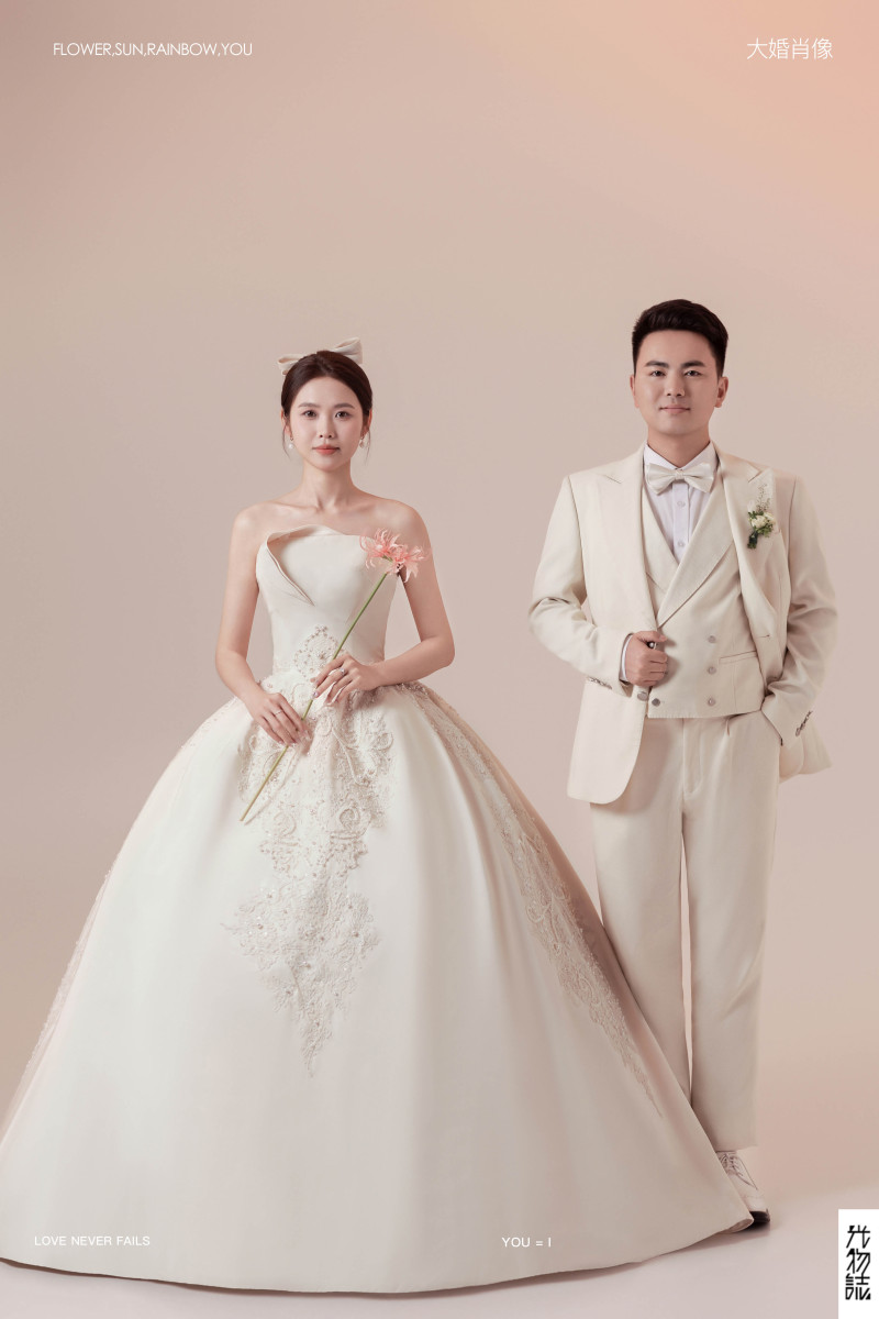 宝藏情侣~王佳先生纪静女士极简棚拍婚纱照、极简棚拍、木子、唠嗑型选手，构图多变、情绪拿捏，特写YYDS、婚纱照