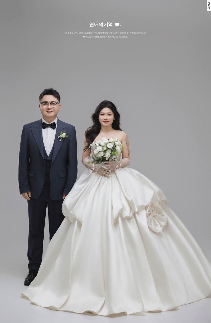 极致情绪！宋盼婷女士极简棚拍婚纱照、极简棚拍、木子、唠嗑型选手，构图多变、情绪拿捏，特写YYDS、婚纱照
