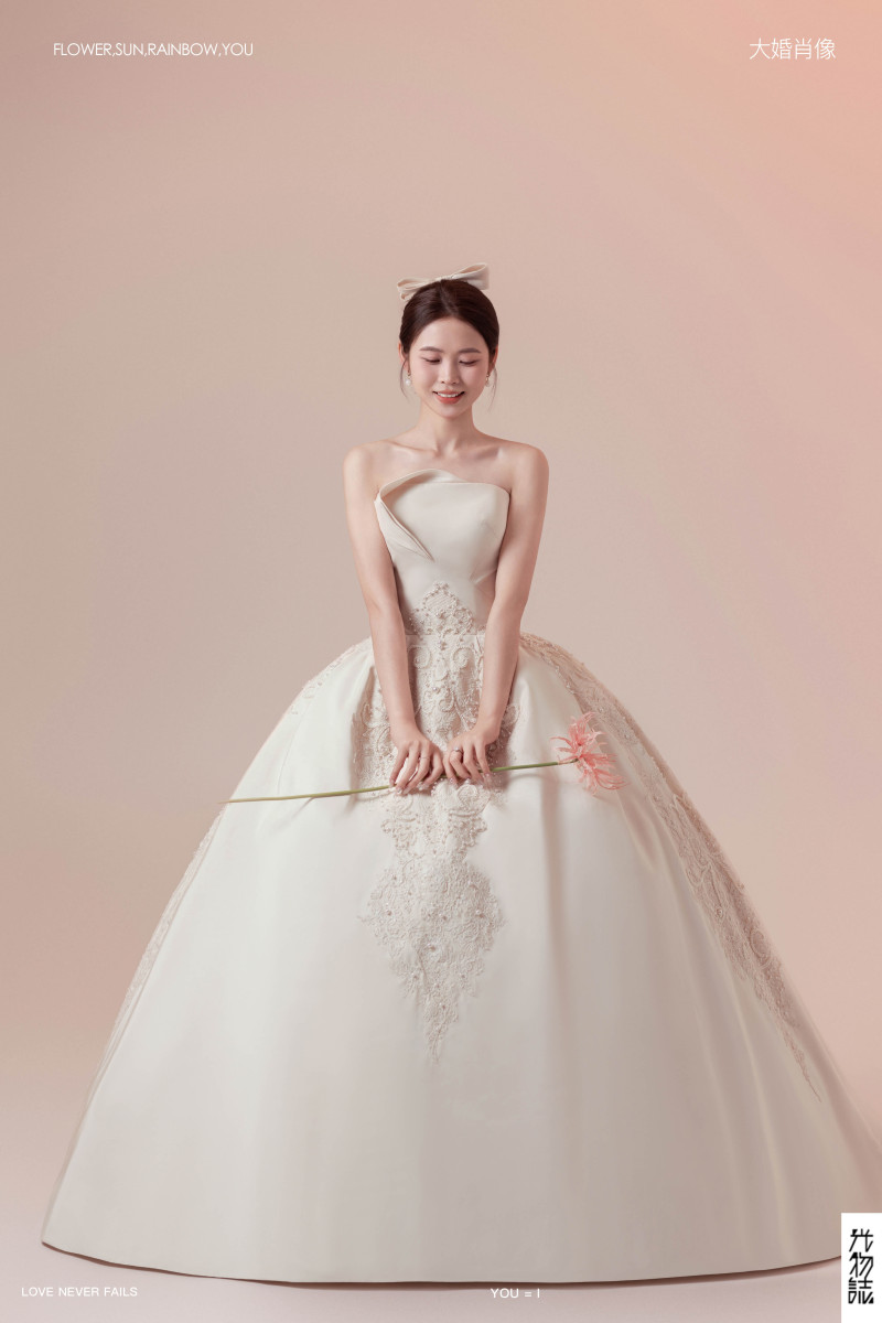 宝藏情侣~王佳先生纪静女士极简棚拍婚纱照、极简棚拍、木子、唠嗑型选手，构图多变、情绪拿捏，特写YYDS、婚纱照