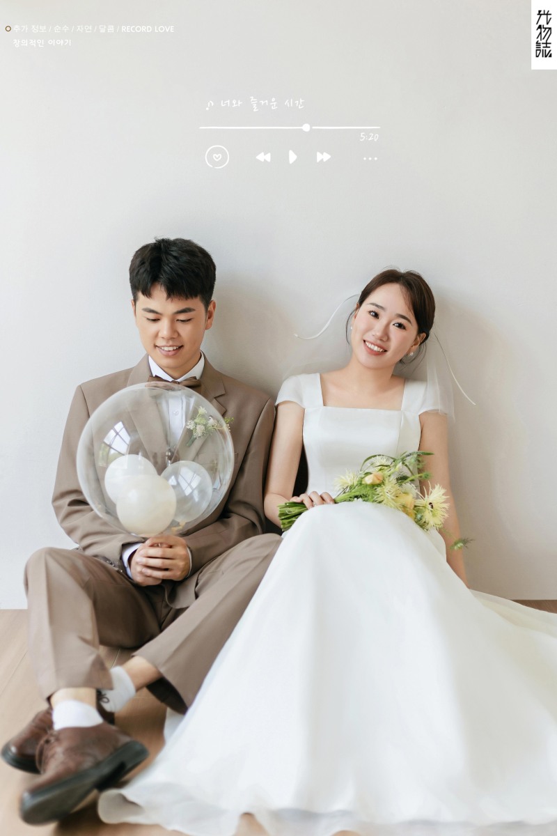 超级甜腻！王凯先生许晨女士极简棚拍婚纱照、极简棚拍、木子、唠嗑型选手，构图多变、情绪拿捏，特写YYDS、婚纱照