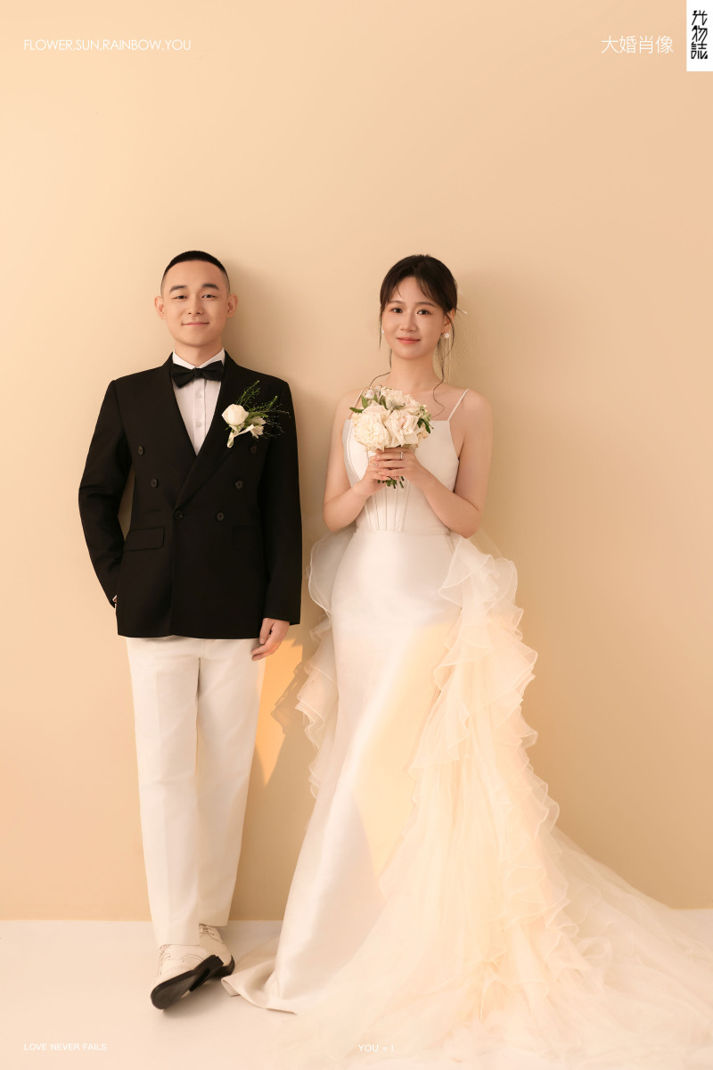 武先生张张女士极简棚拍婚纱照、极简棚拍、木子、唠嗑型选手，构图多变、情绪拿捏，特写YYDS、婚纱照