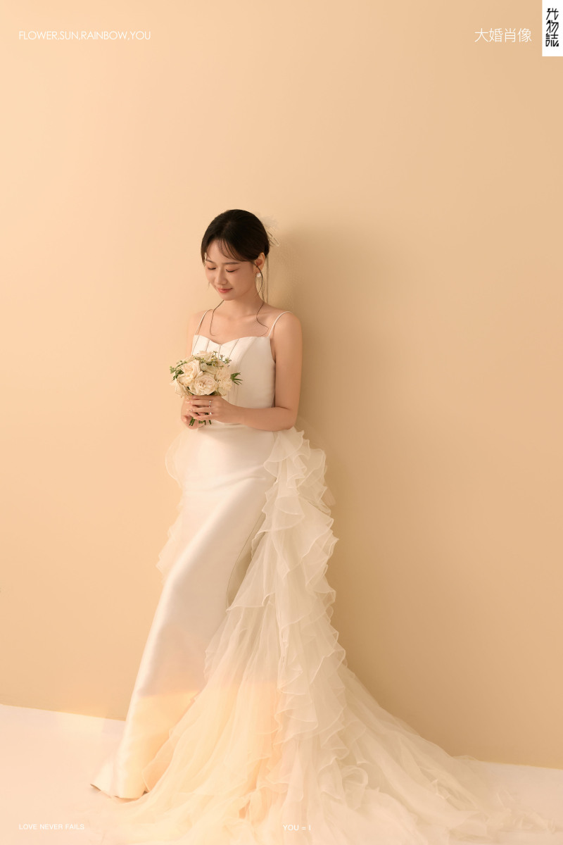 武先生张张女士极简棚拍婚纱照、极简棚拍、木子、唠嗑型选手，构图多变、情绪拿捏，特写YYDS、婚纱照