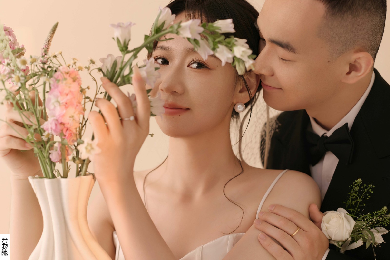 武先生张张女士极简棚拍婚纱照、极简棚拍、木子、唠嗑型选手，构图多变、情绪拿捏，特写YYDS、婚纱照