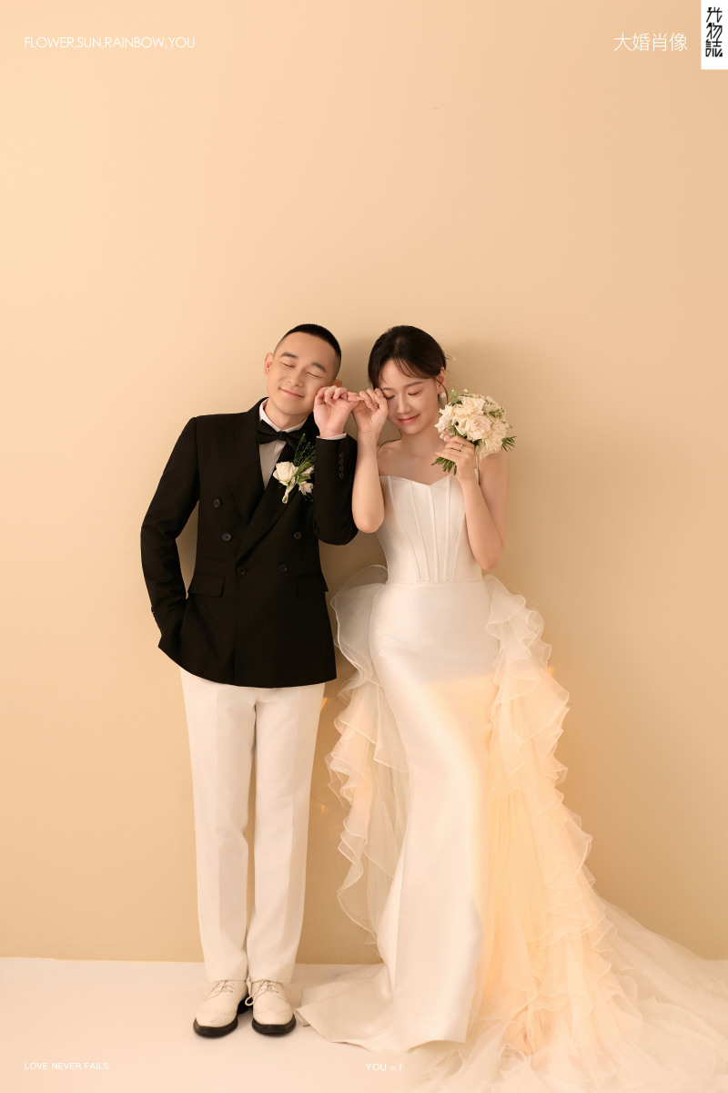 武先生张张女士极简棚拍婚纱照、极简棚拍、木子、唠嗑型选手，构图多变、情绪拿捏，特写YYDS、婚纱照