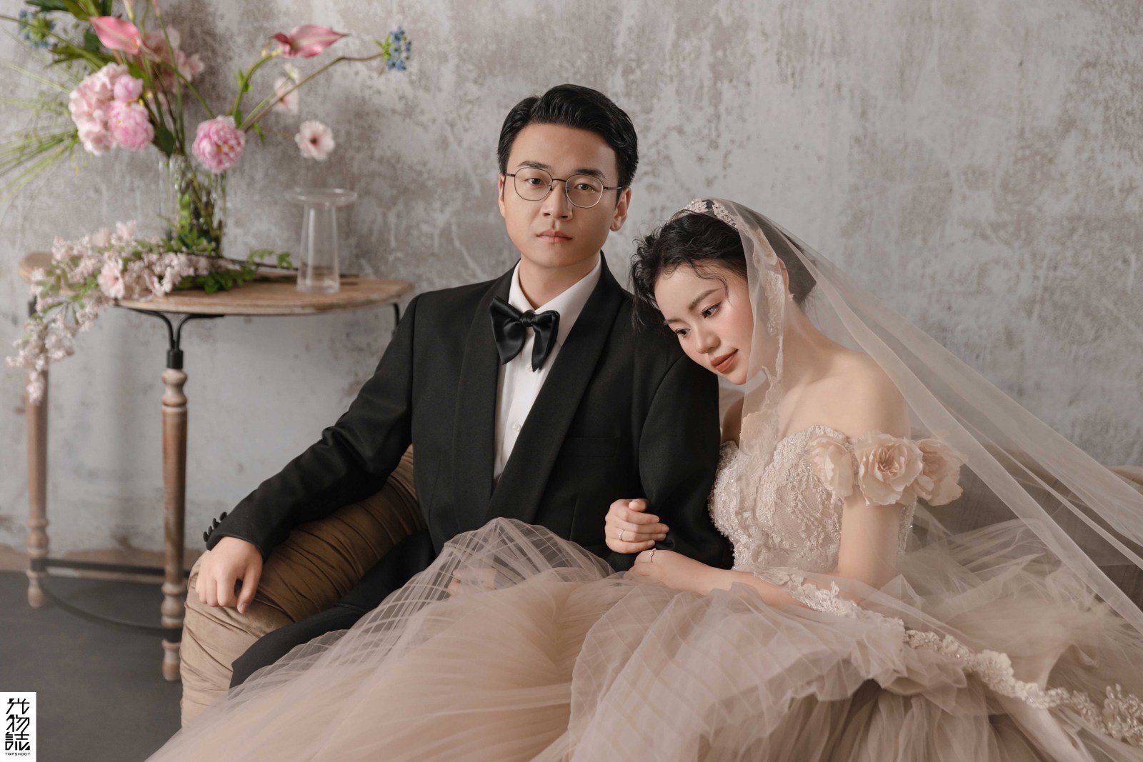 美到心里~李伟先生张馨尹女士极简棚拍婚纱照、极简棚拍  极简棚拍、正林、眼睛就是测光仪，任何场地都能发挥成MVP、婚纱照