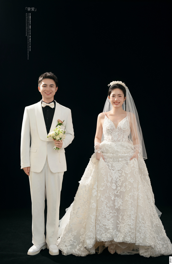 超级甜腻！何先生裴女士极简棚拍婚纱照、极简棚拍、刘康、六边形战士，不止是沟通，拍摄想法，创造思维样样拿捏。、婚纱照