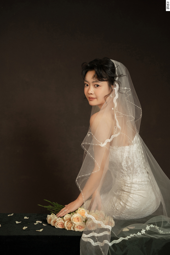 太太太太可了~~！刘先生胡女士极简棚拍婚纱照、极简棚拍、刘康、六边形战士，不止是沟通，拍摄想法，创造思维样样拿捏。、婚纱照