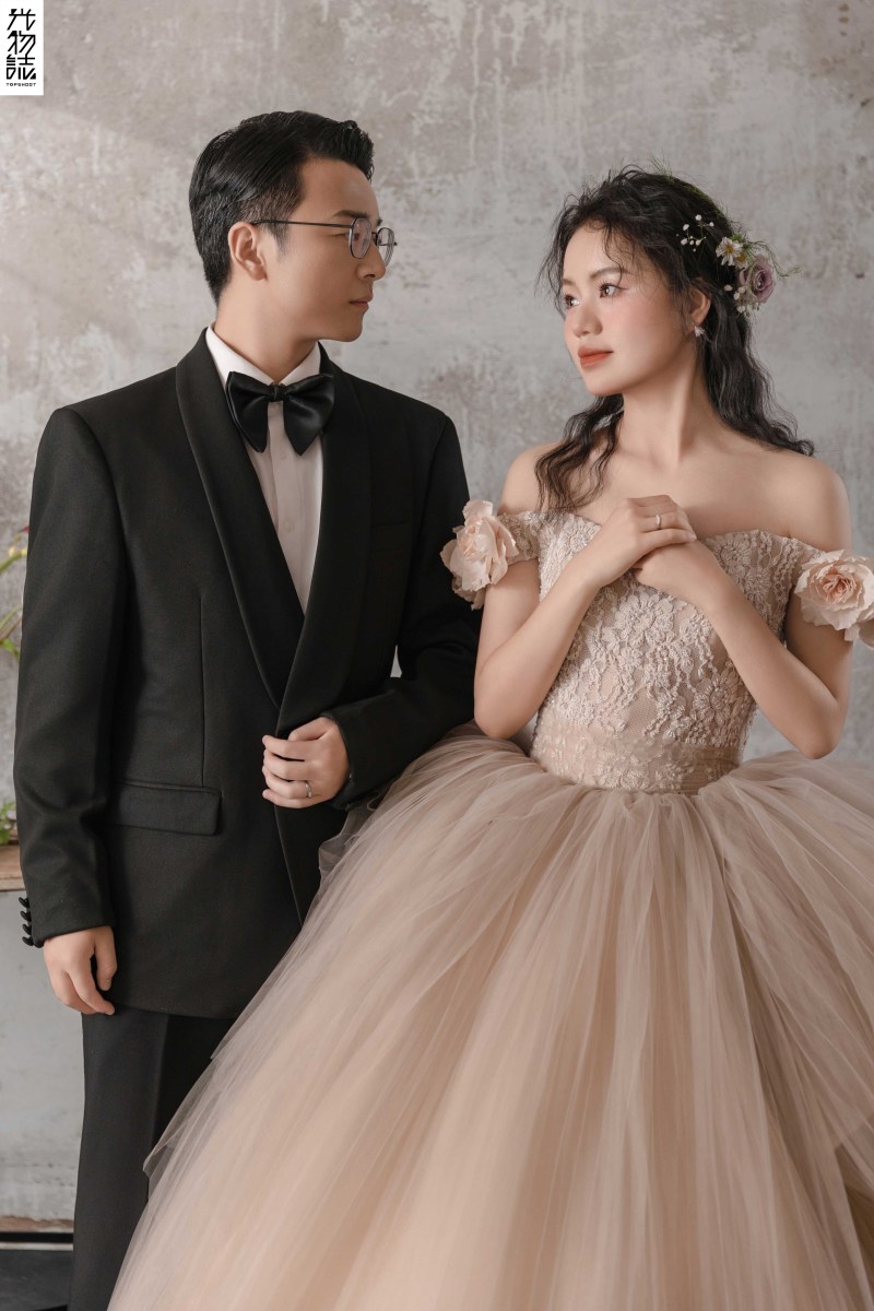 美到心里~李伟先生张馨尹女士极简棚拍婚纱照、极简棚拍  极简棚拍、正林、眼睛就是测光仪，任何场地都能发挥成MVP、婚纱照
